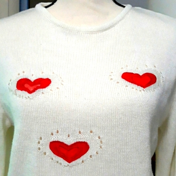 Cream/Red Heart Sweater M - Picture 2 of 7